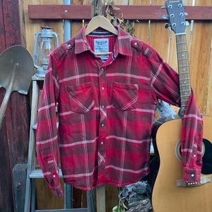 Premium Levi’s Flannel Button-Down W/ Lapels.